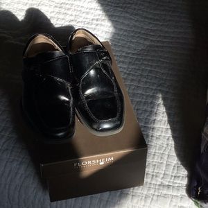 Florsheim boys size 1 shoe